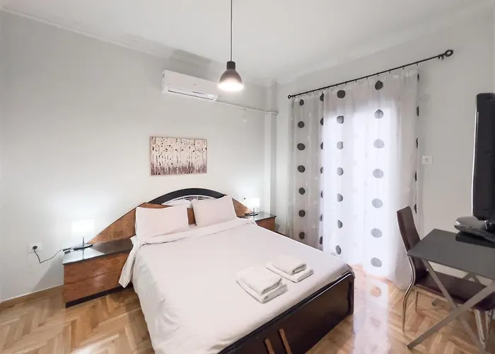 Cozy Cityscape Apartment In Athens