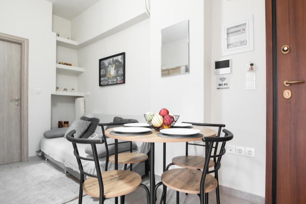 Cozy Cityscape In Apartment Athens