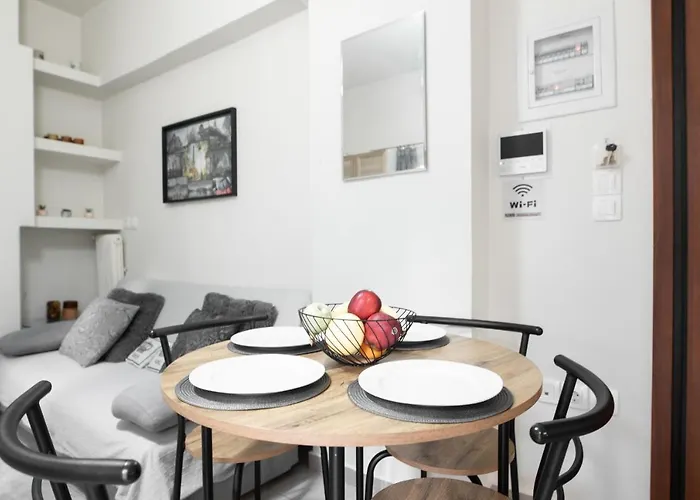 Cozy Cityscape Apartment In Athens