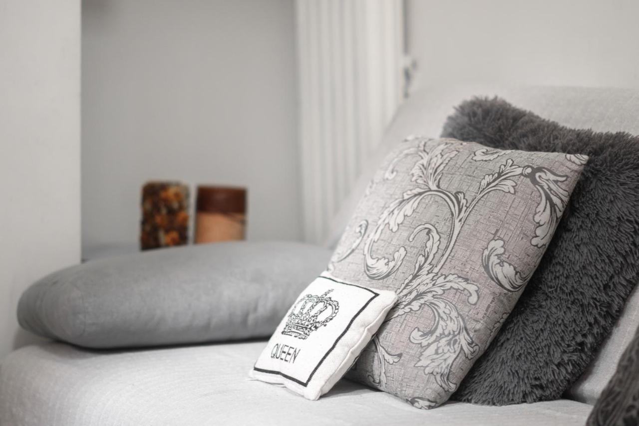 Cozy Cityscape In Apartment Athen